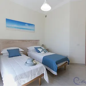 https://brezza-marina-luxury-rooms.in-sardinia.net